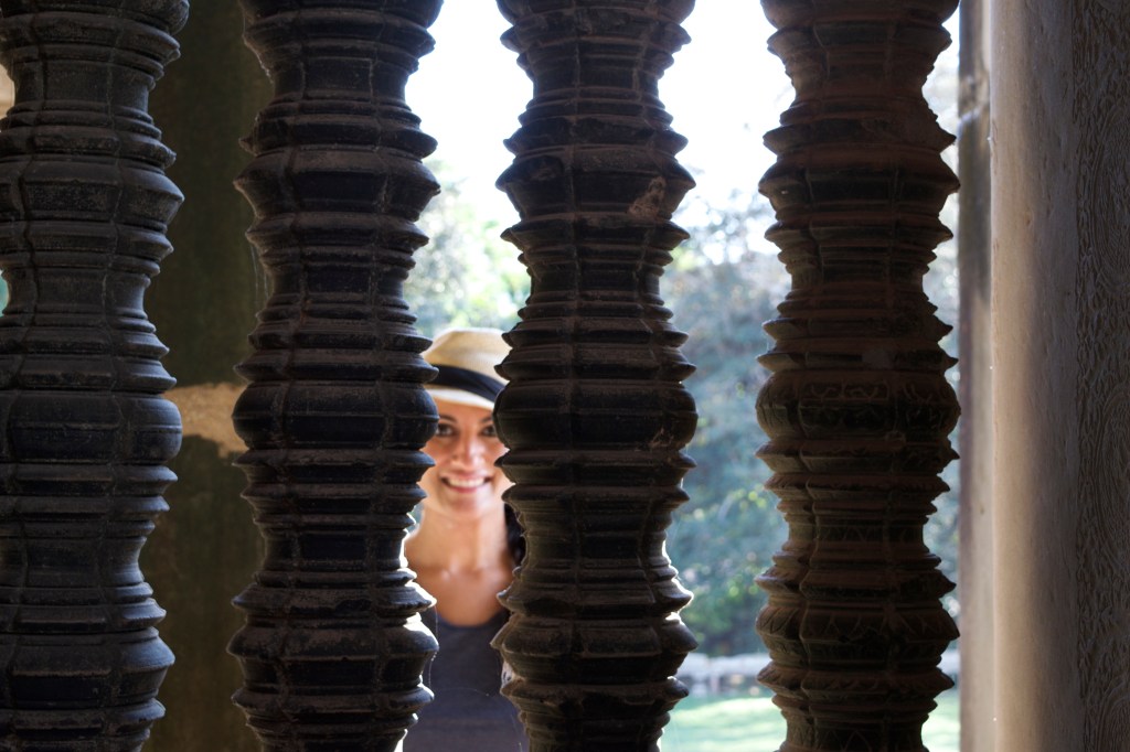 angkor wat pillars